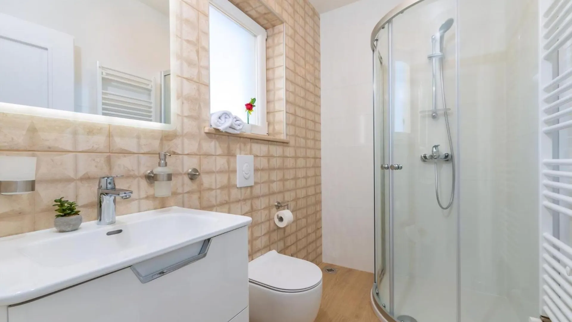 펜션 Schoene Villa Camellia Mit Privatem Pool Trgetari 크로아티아
