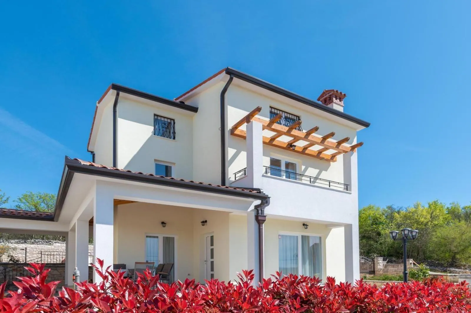 Schoene Villa Camellia Mit Privatem Pool Trgetari